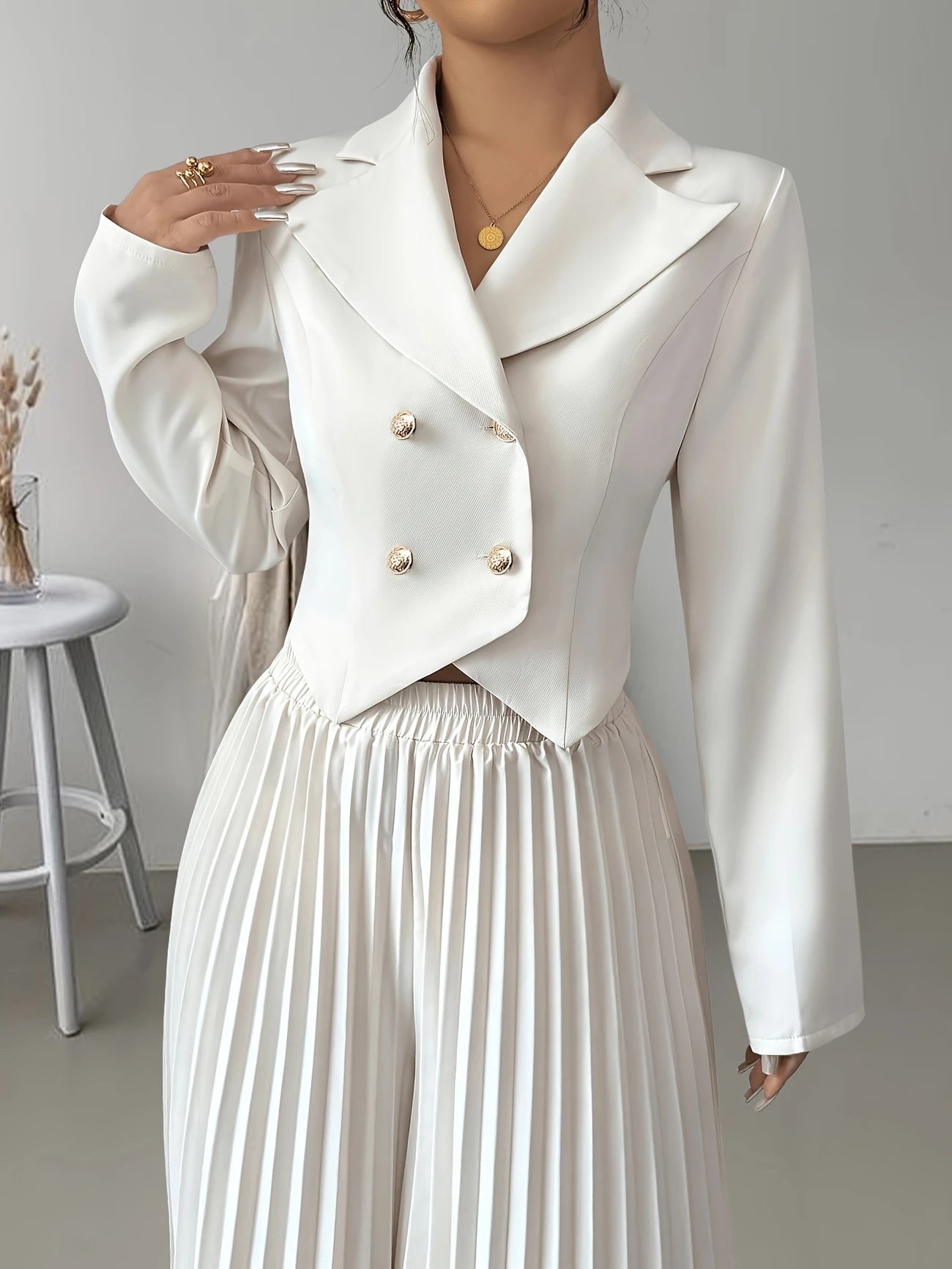 Top Set Long Sleeved Pleated Skirt